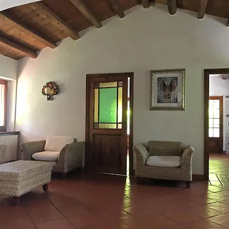 Ca' Poldo - Casale Dei Fiori ファームステイ